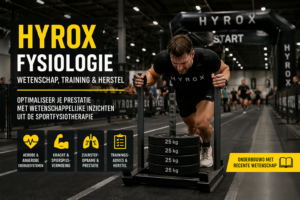 Hyrox atleet voert sled push uit tijdens indoor fitness competitie met focus op fysiologie en prestatie